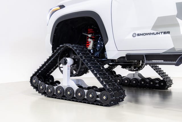 Toyota представляет пять концептов Snowhunter для зимнего бездорожья на SEMA 2026