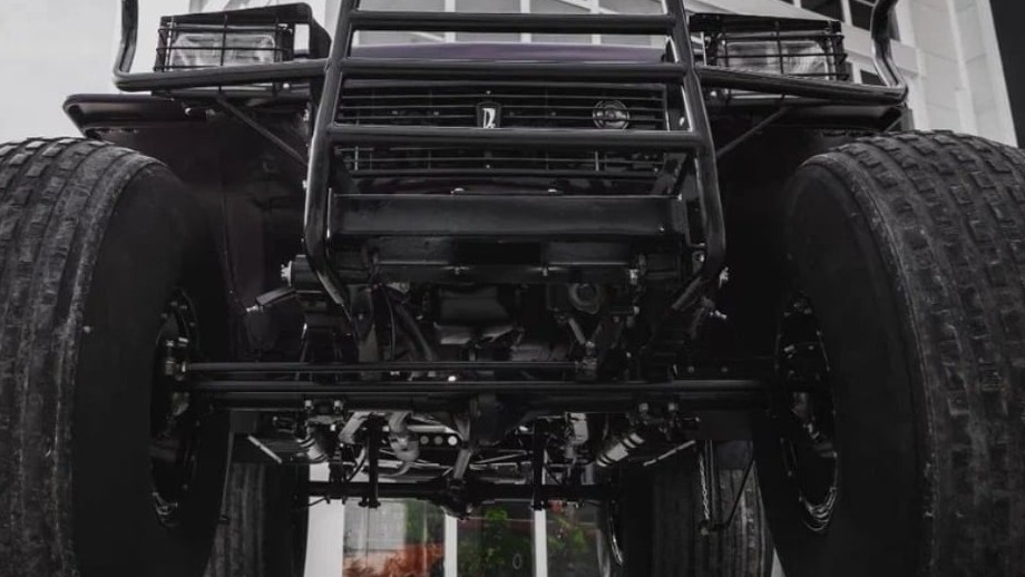 Lada Niva «Marş»: aşağı təzyiqli təkərlərli güclü bataqlıq avtomobili