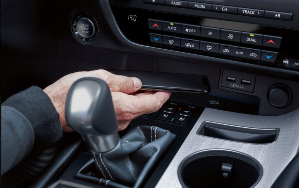 Yenilənmiş Lexus RX yeni standartlar yaradır