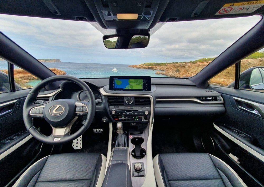 Yenilənmiş Lexus RX yeni standartlar yaradır