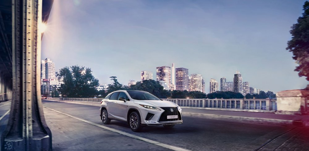 Yenilənmiş Lexus RX yeni standartlar yaradır