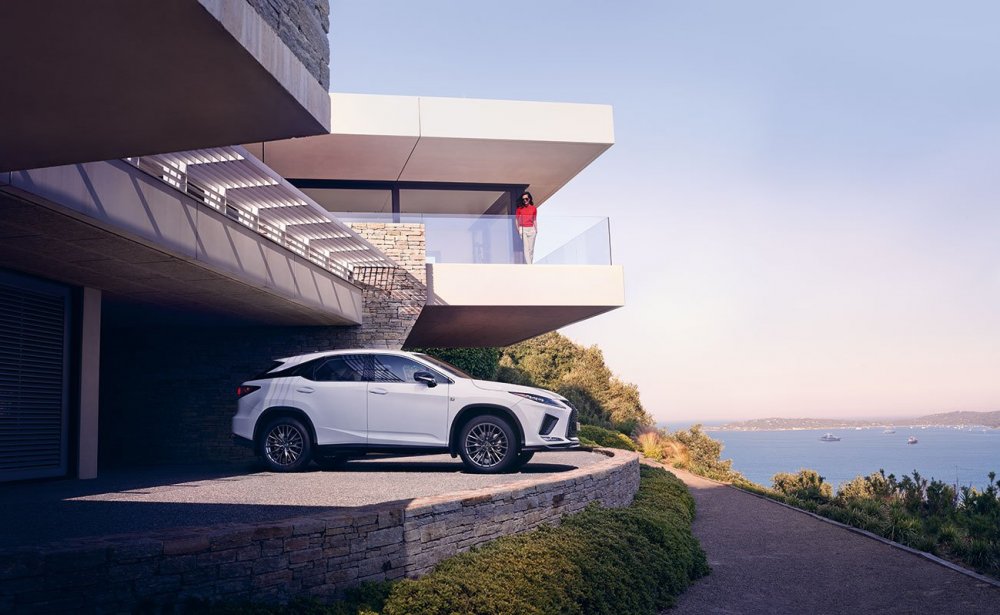 Yenilənmiş Lexus RX yeni standartlar yaradır